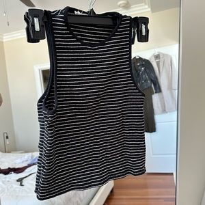 crop top - fitted. Great condition